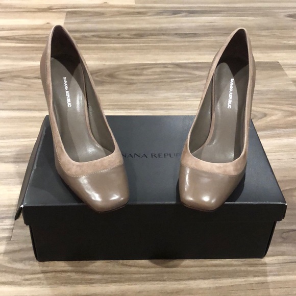 Banana Republic Heels size 8 - Picture 1 of 10